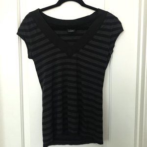Calvin Klein striped low cut vee neck tee size large